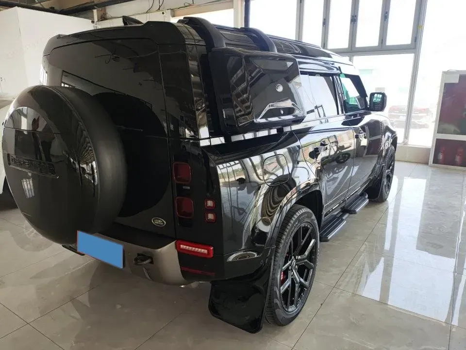 2023 Land Rover Defender 3.0T 400HP L6 8AT,autocango,china used car exporter,china ev exporter,chinese used car exporter,chinese used ev exporter