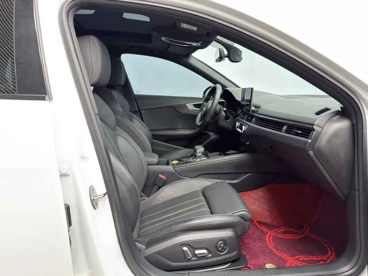 2024 Audi A4L 2.0T 190HP L4 7DCT,autocango,china used car exporter,china ev exporter,chinese used car exporter,chinese used ev exporter