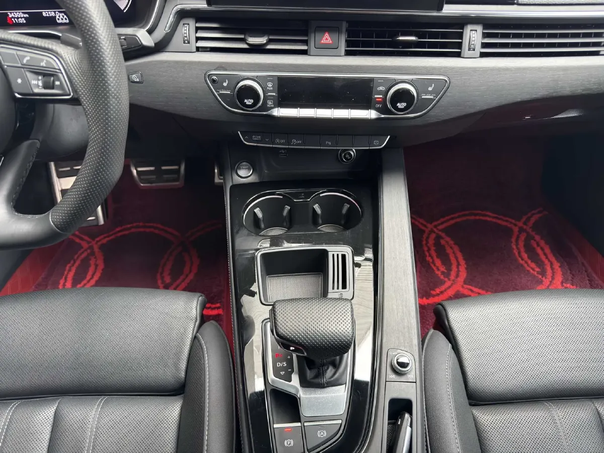 2024 Audi A4L 2.0T 190HP L4 7DCT,autocango,china used car exporter,china ev exporter,chinese used car exporter,chinese used ev exporter