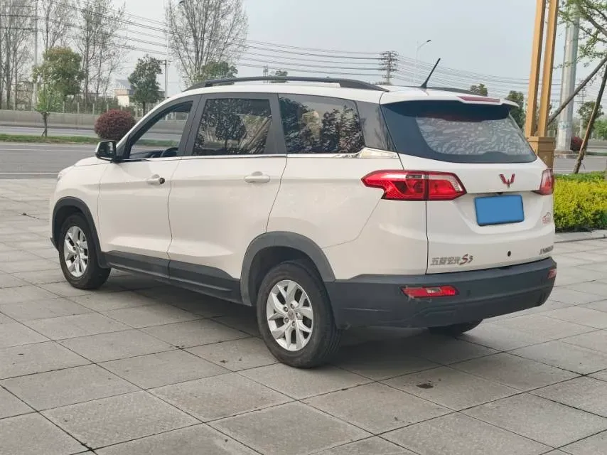 2019 WuLing HongGuang S3 1.5L 99HP L4 6MT,autocango,china used car exporter,china ev exporter,chinese used car exporter,chinese used ev exporter