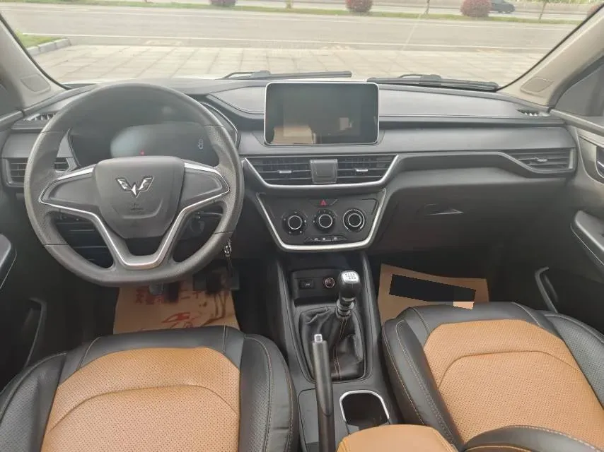 2019 WuLing HongGuang S3 1.5L 99HP L4 6MT,autocango,china used car exporter,china ev exporter,chinese used car exporter,chinese used ev exporter