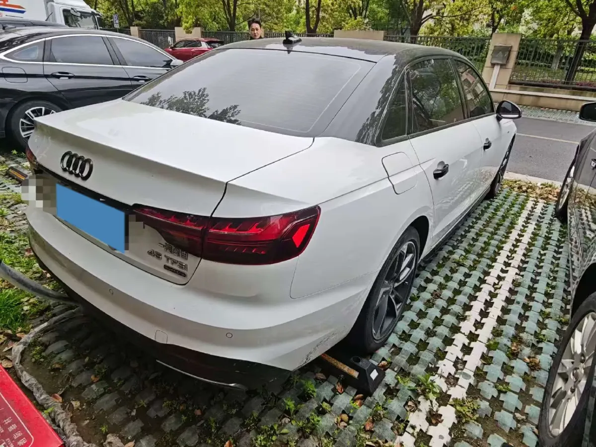 2022 Audi A4L 2.0T 190HP L4 7DCT,autocango,china used car exporter,china ev exporter,chinese used car exporter,chinese used ev exporter