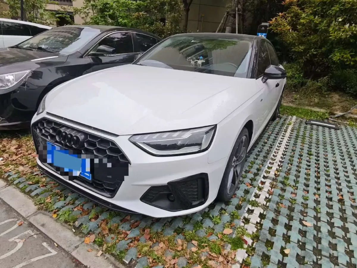 2022 Audi A4L 2.0T 190HP L4 7DCT,autocango,china used car exporter,china ev exporter,chinese used car exporter,chinese used ev exporter