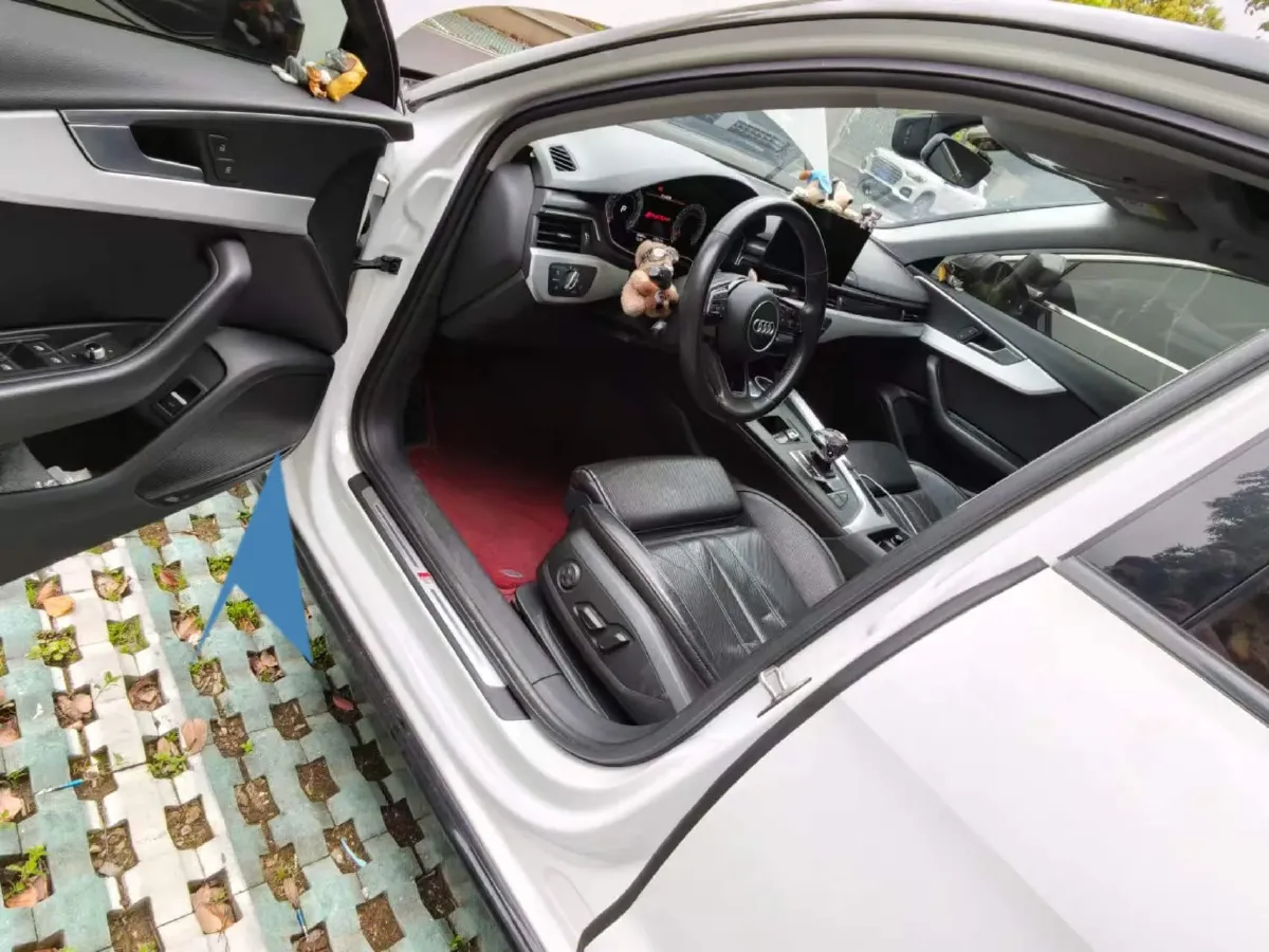 2022 Audi A4L 2.0T 190HP L4 7DCT,autocango,china used car exporter,china ev exporter,chinese used car exporter,chinese used ev exporter
