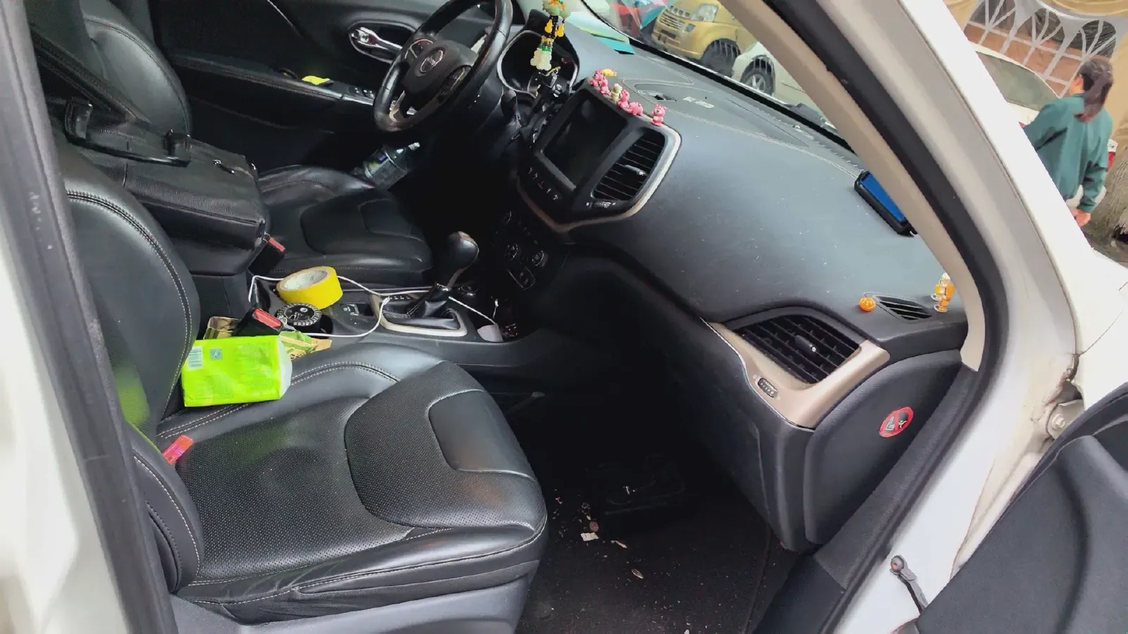 2017 Jeep Cherokee 2.4L 175HP L4 9AT,autocango,china used car exporter,china ev exporter,chinese used car exporter,chinese used ev exporter