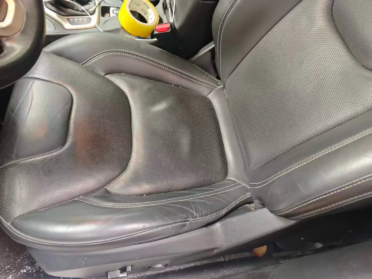 2017 Jeep Cherokee 2.4L 175HP L4 9AT,autocango,china used car exporter,china ev exporter,chinese used car exporter,chinese used ev exporter