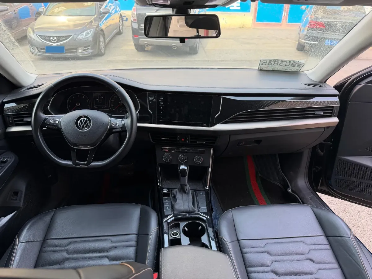 2021 Volkswagen Passat 2.0T 186HP L4 7DCT,autocango,china used car exporter,china ev exporter,chinese used car exporter,chinese used ev exporter