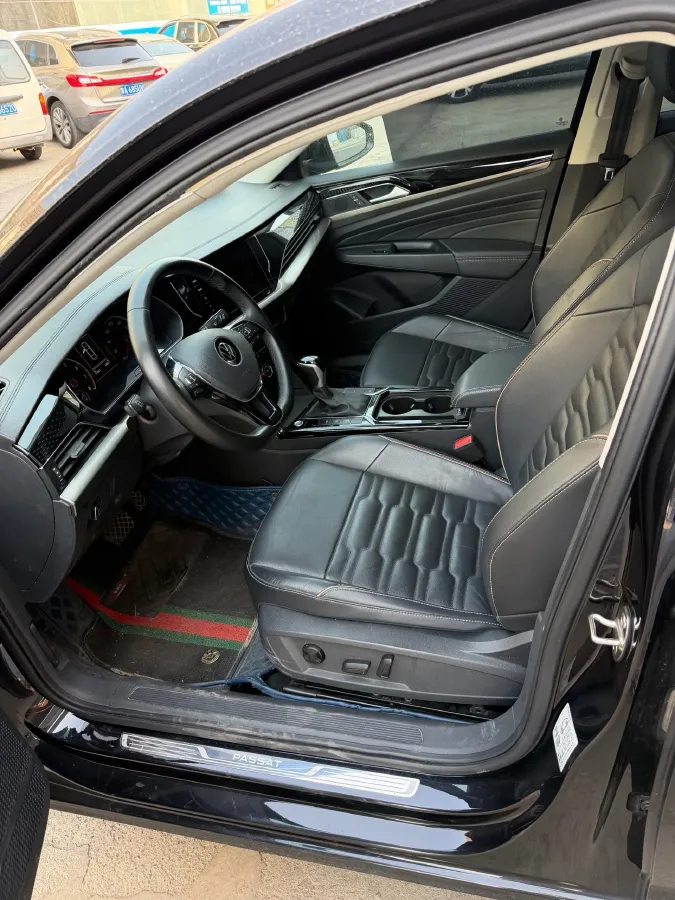 2021 Volkswagen Passat 2.0T 186HP L4 7DCT,autocango,china used car exporter,china ev exporter,chinese used car exporter,chinese used ev exporter
