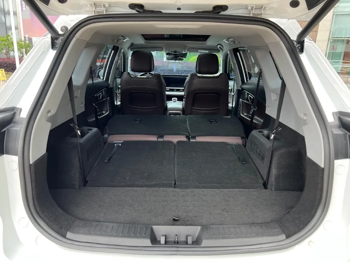 2022 Chery Tiggo 8 PRO 2.0T 254HP L4 7DCT,autocango,china used car exporter,china ev exporter,chinese used car exporter,chinese used ev exporter