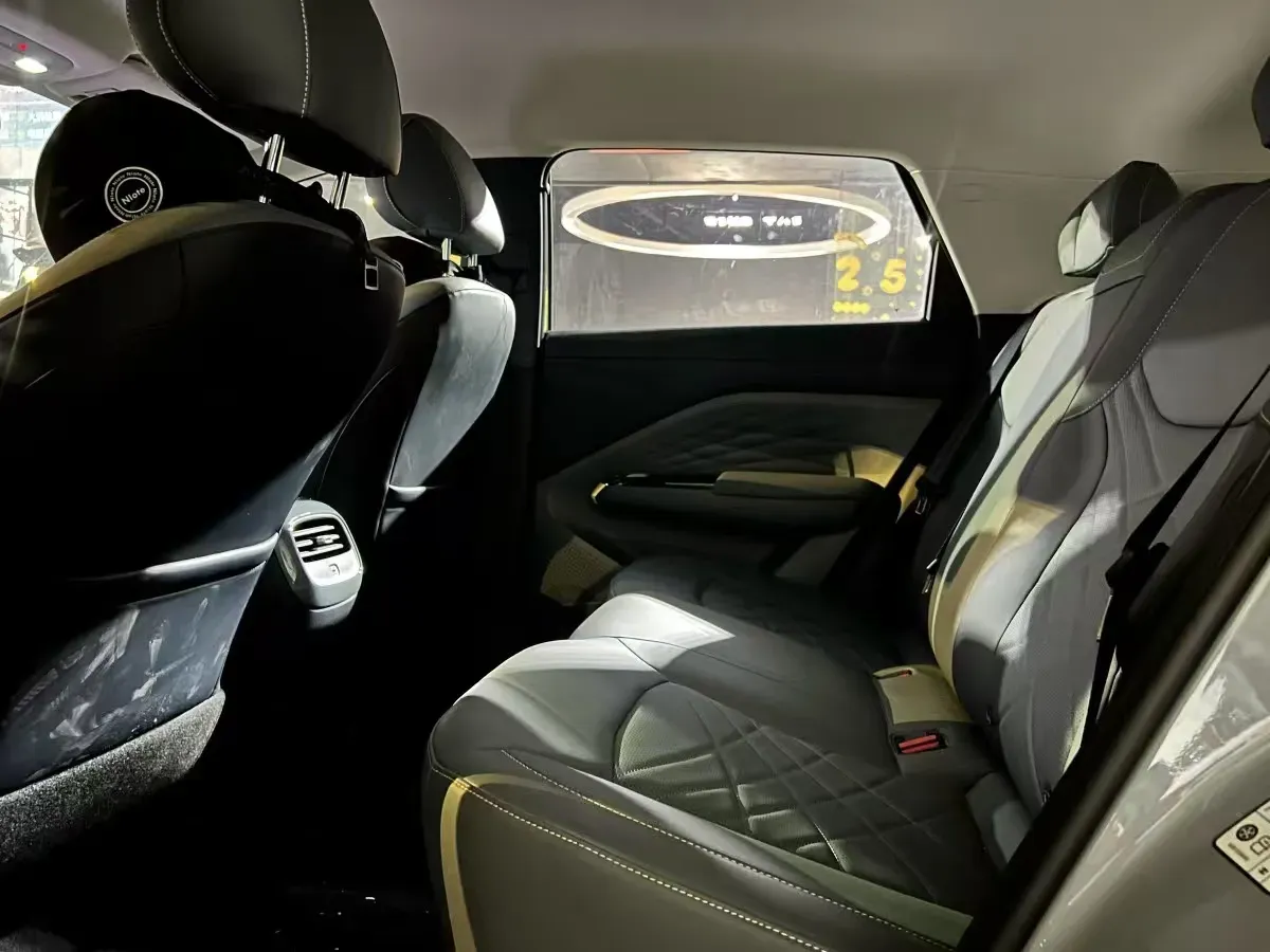 2025 ARCFOX T1 BEV,autocango,china used car exporter,china ev exporter,chinese used car exporter,chinese used ev exporter