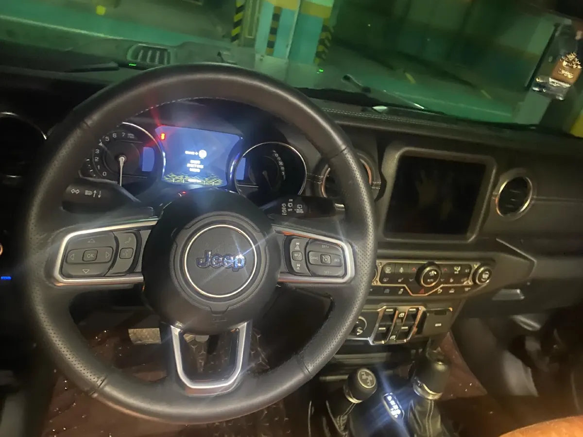 2021 Jeep Wrangler 2.0T 266HP L4 8AT PHEV 17KWH,autocango,china used car exporter,china ev exporter,chinese used car exporter,chinese used ev exporter