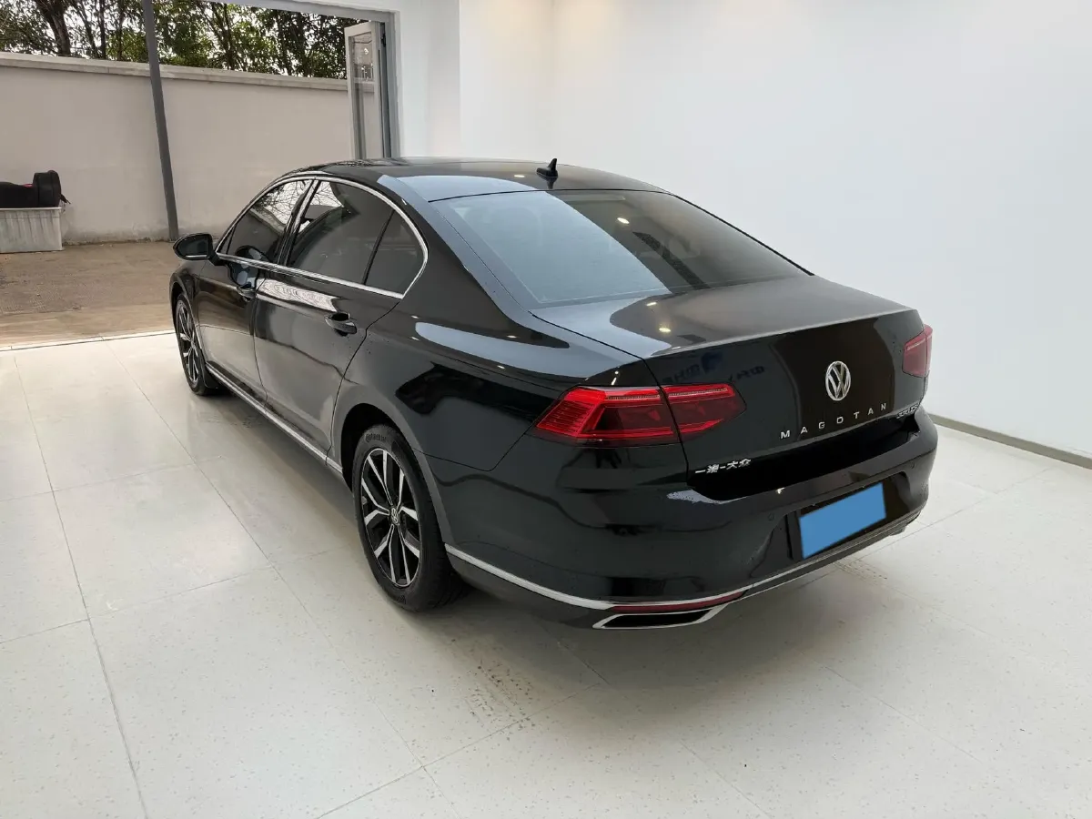 2020 Volkswagen Magotan 2.0T 186HP L4 7DCT,autocango,china used car exporter,china ev exporter,chinese used car exporter,chinese used ev exporter