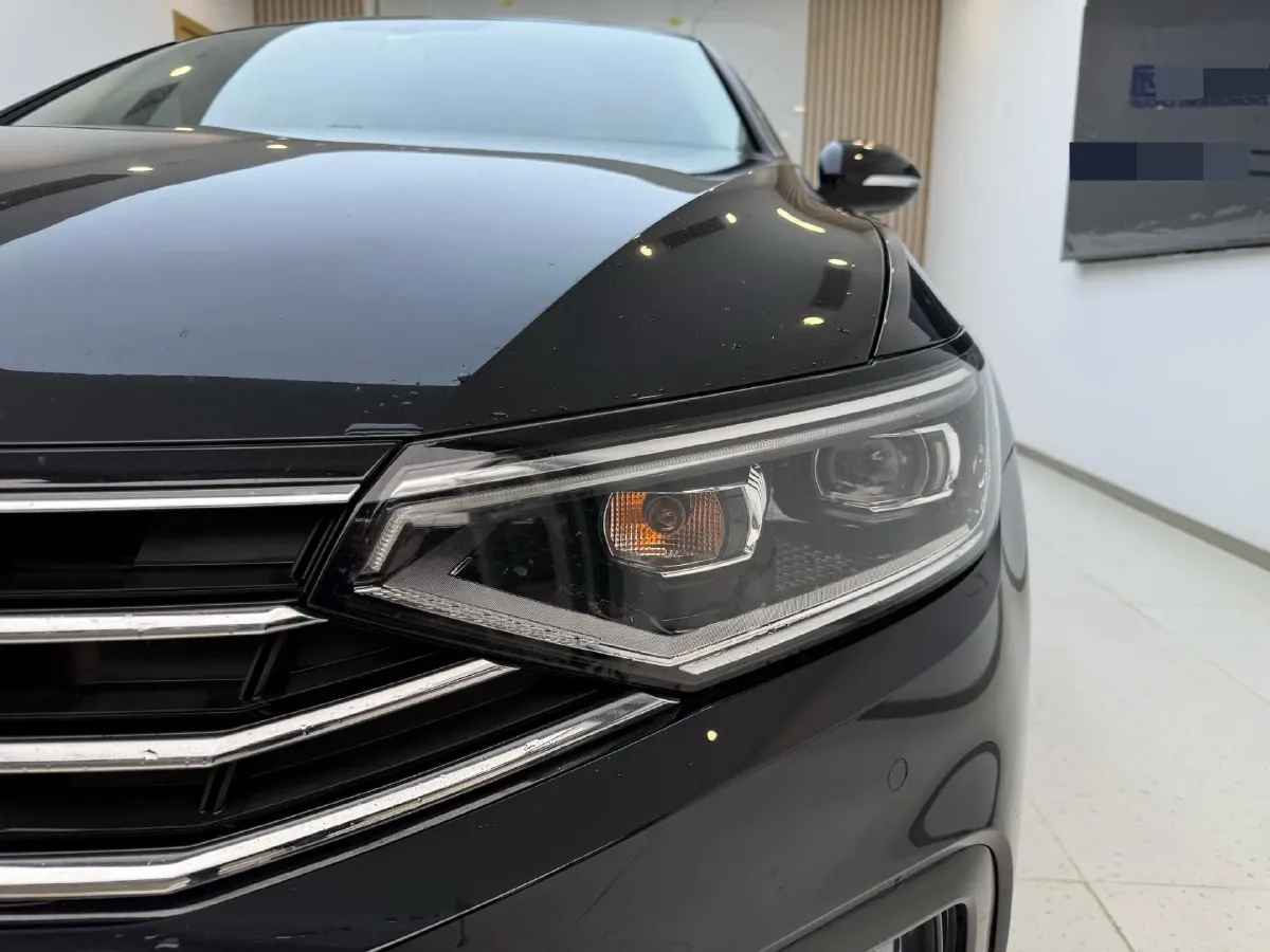 2020 Volkswagen Magotan 2.0T 186HP L4 7DCT,autocango,china used car exporter,china ev exporter,chinese used car exporter,chinese used ev exporter