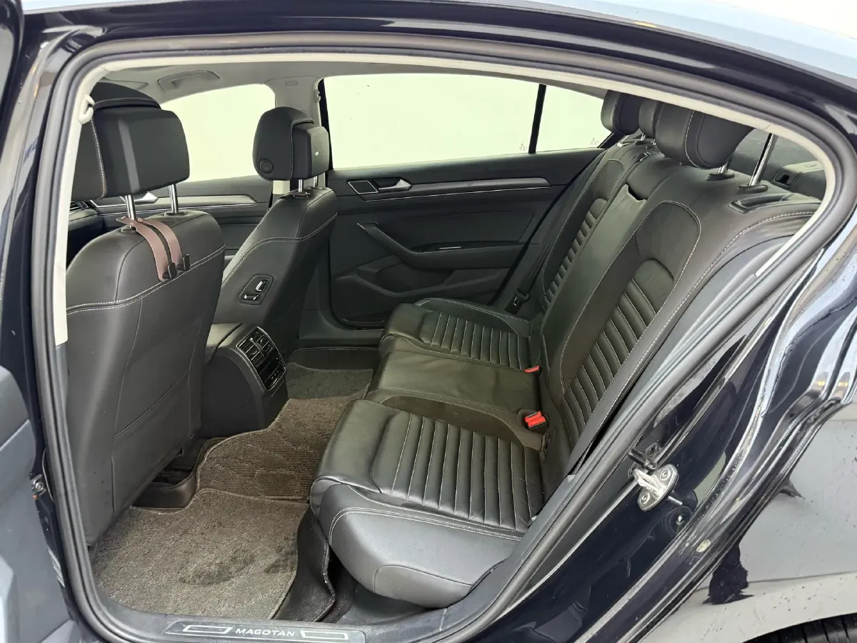 2020 Volkswagen Magotan 2.0T 186HP L4 7DCT,autocango,china used car exporter,china ev exporter,chinese used car exporter,chinese used ev exporter