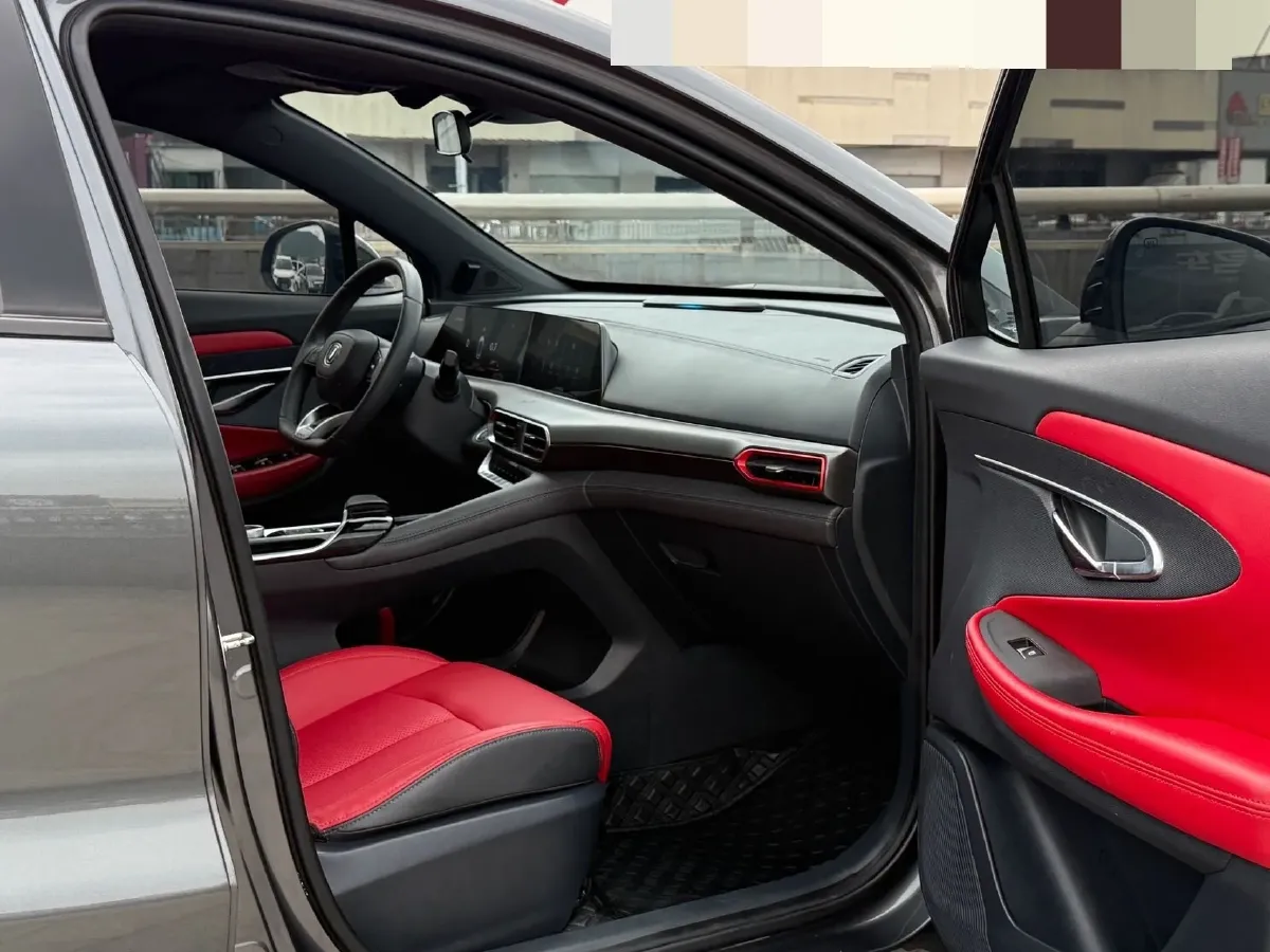 2021 ChangAn UNI-T 1.5T 180HP L4 7DCT,autocango,china used car exporter,china ev exporter,chinese used car exporter,chinese used ev exporter