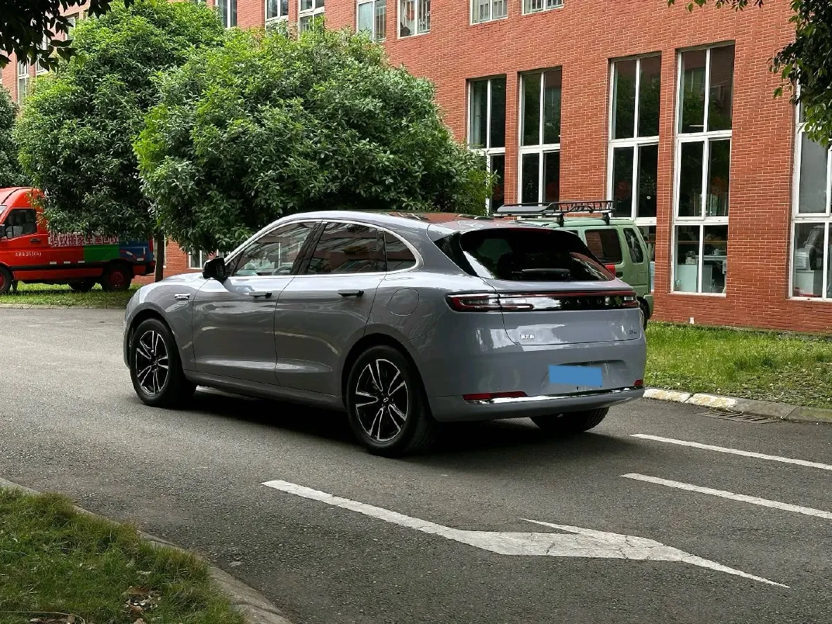 2025 AITO AITO M5 1.5T 152HP L4 REEV 42KWH,autocango,china used car exporter,china ev exporter,chinese used car exporter,chinese used ev exporter