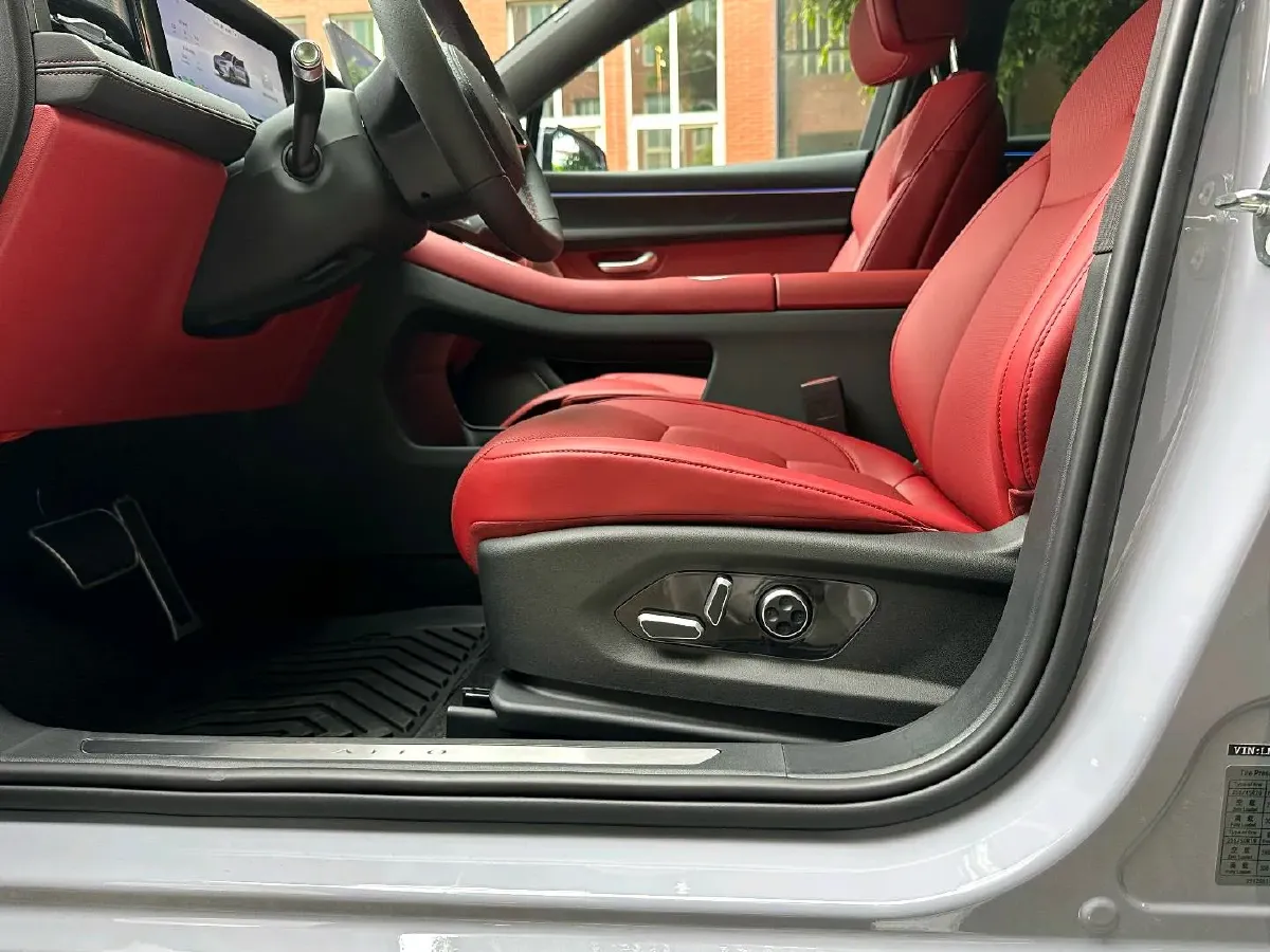 2025 AITO AITO M5 1.5T 152HP L4 REEV 42KWH,autocango,china used car exporter,china ev exporter,chinese used car exporter,chinese used ev exporter