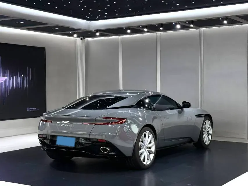 2022 Aston Martin DB11 4.0T 534HP V8 8AT,autocango,china used car exporter,china ev exporter,chinese used car exporter,chinese used ev exporter