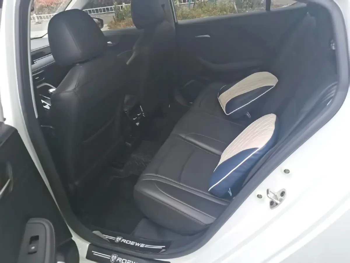 2023 Roewe i5 1.5L 129HP L4 CVT,autocango,china used car exporter,china ev exporter,chinese used car exporter,chinese used ev exporter