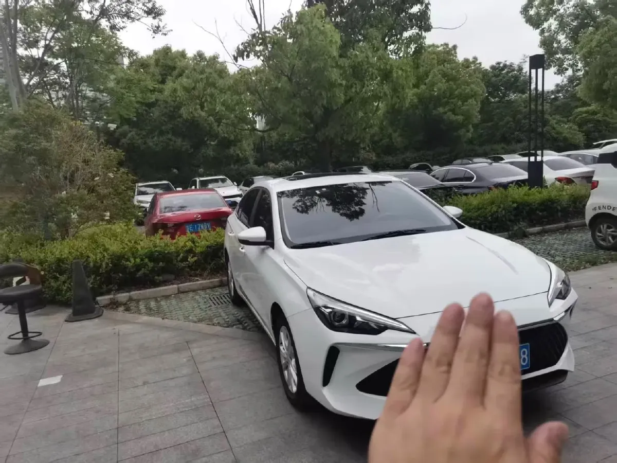 2023 Roewe i5 1.5L 129HP L4 CVT,autocango,china used car exporter,china ev exporter,chinese used car exporter,chinese used ev exporter