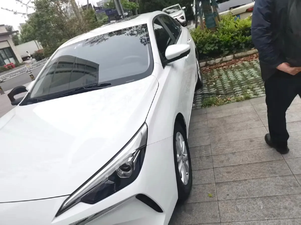 2023 Roewe i5 1.5L 129HP L4 CVT,autocango,china used car exporter,china ev exporter,chinese used car exporter,chinese used ev exporter