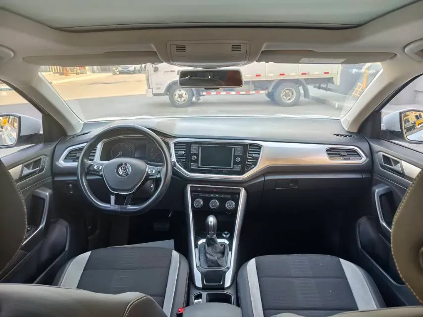 2020 Volkswagen T-Roc 1.4T 131HP L4 7DCT,autocango,china used car exporter,china ev exporter,chinese used car exporter,chinese used ev exporter