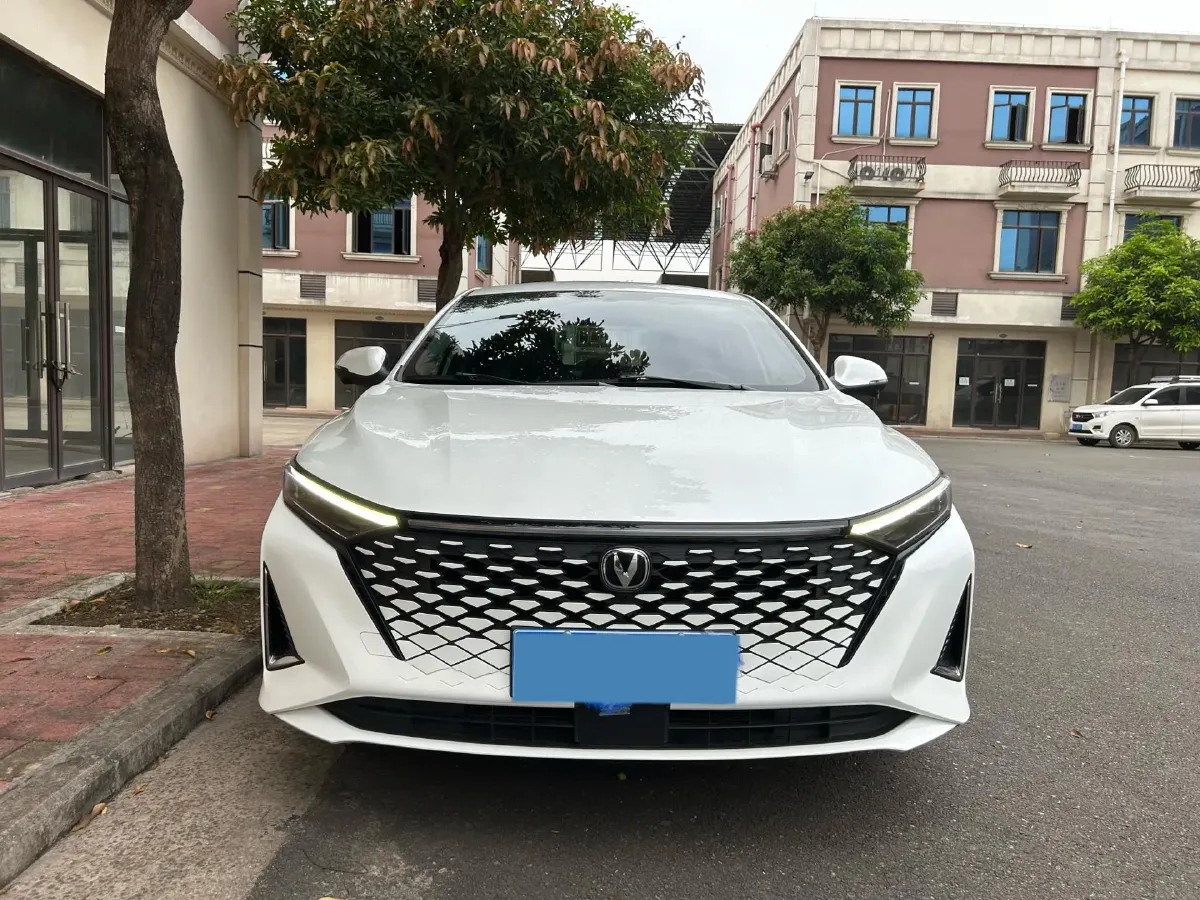 2023 ChangAn Raeton Plus 1.5T 188HP L4 7DCT,autocango,china used car exporter,china ev exporter,chinese used car exporter,chinese used ev exporter