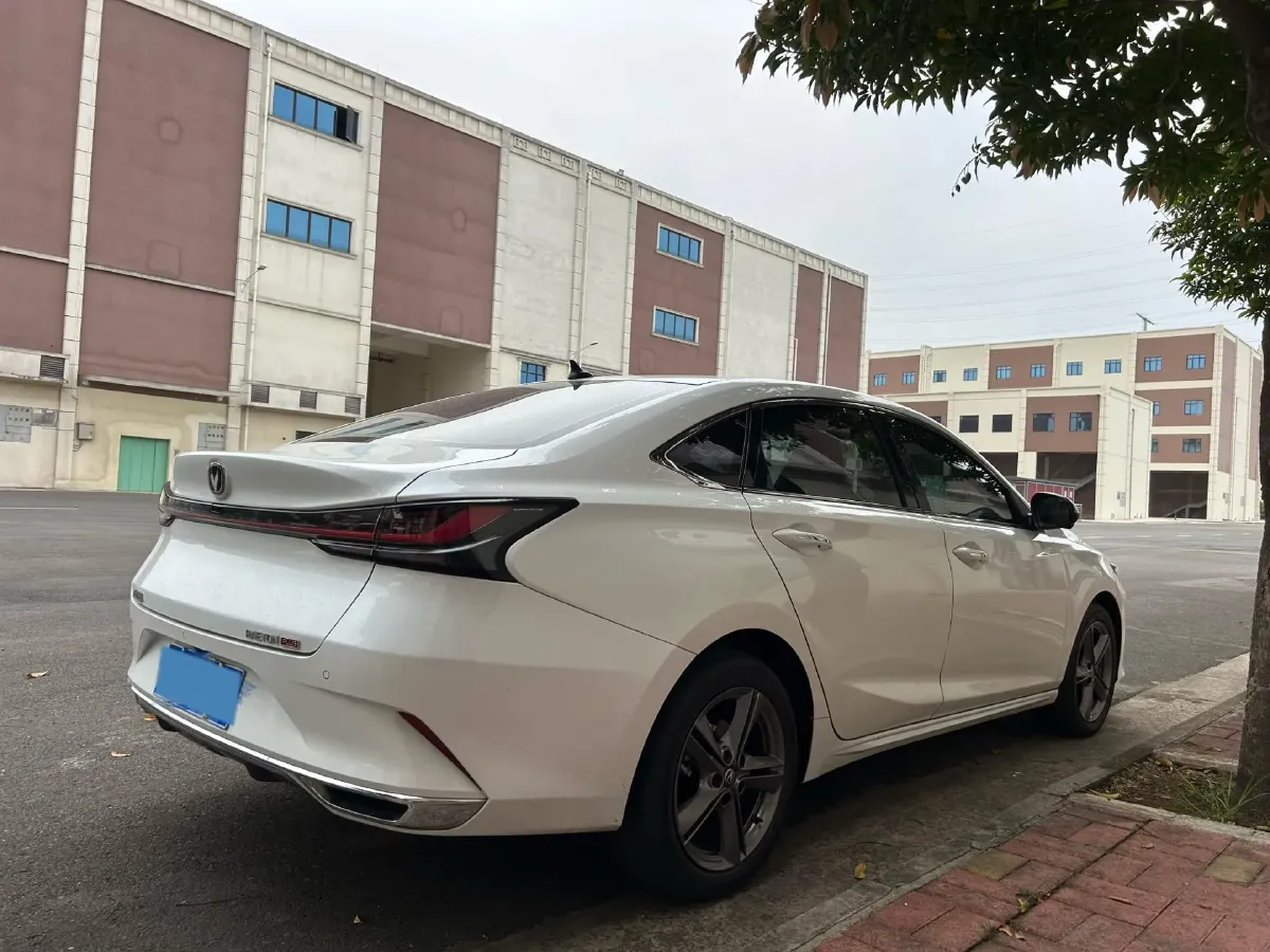 2023 ChangAn Raeton Plus 1.5T 188HP L4 7DCT,autocango,china used car exporter,china ev exporter,chinese used car exporter,chinese used ev exporter