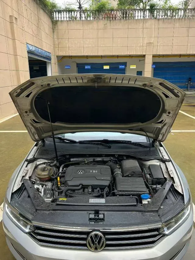 2018 Volkswagen Magotan 1.8T 180HP L4 7DCT,autocango,china used car exporter,china ev exporter,chinese used car exporter,chinese used ev exporter