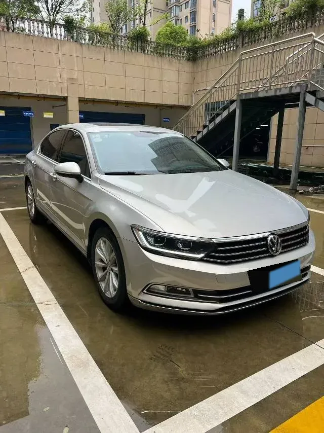 2018 Volkswagen Magotan 1.8T 180HP L4 7DCT,autocango,china used car exporter,china ev exporter,chinese used car exporter,chinese used ev exporter