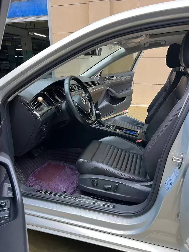 2018 Volkswagen Magotan 1.8T 180HP L4 7DCT,autocango,china used car exporter,china ev exporter,chinese used car exporter,chinese used ev exporter