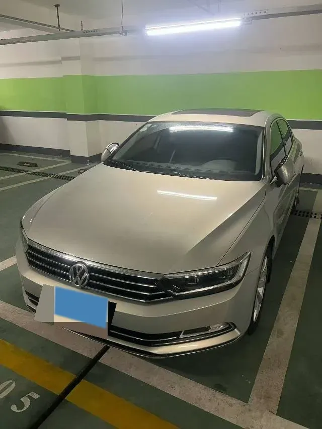 2018 Volkswagen Magotan 1.8T 180HP L4 7DCT,autocango,china used car exporter,china ev exporter,chinese used car exporter,chinese used ev exporter