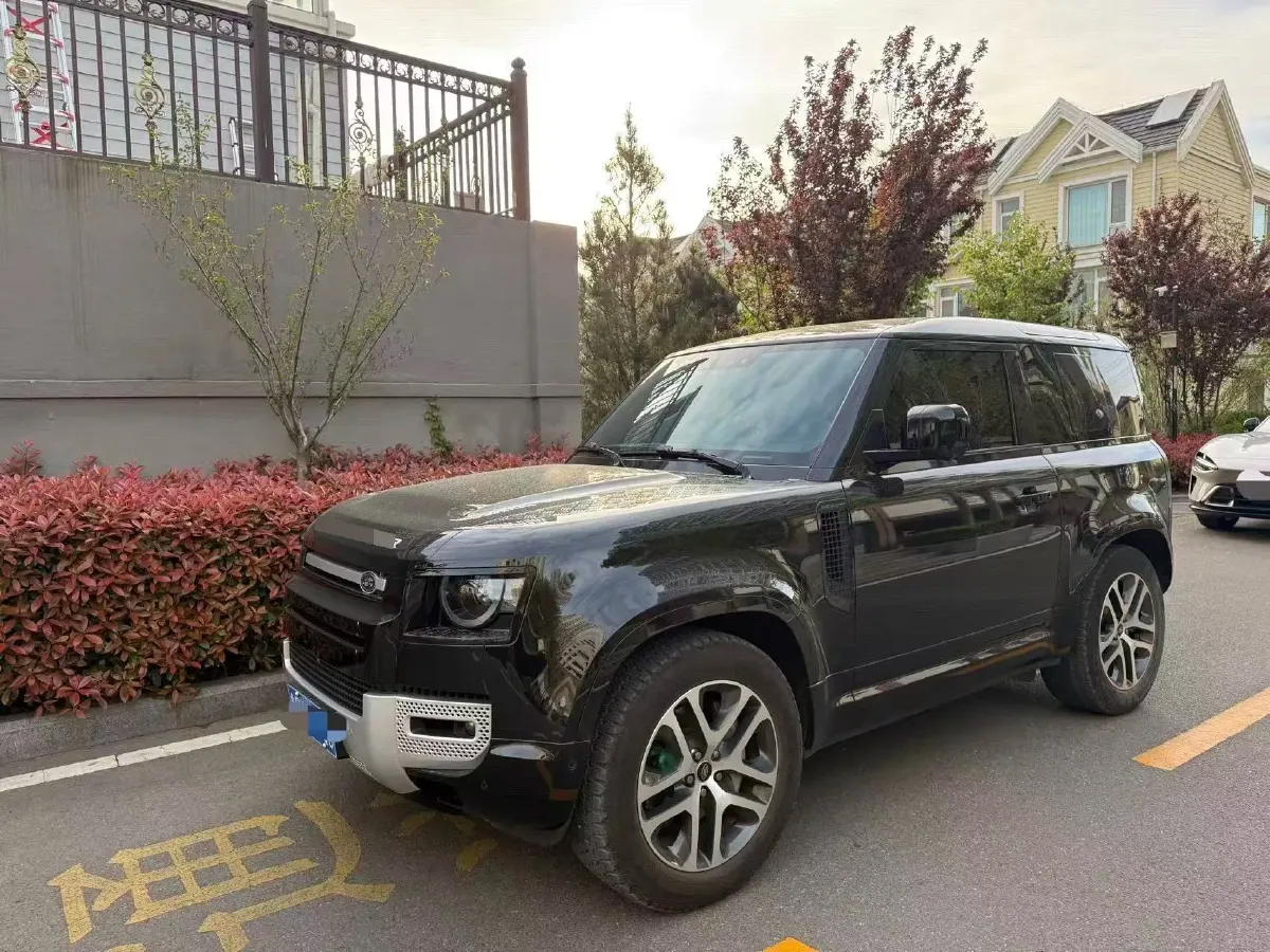 2023 Land Rover Defender 3.0T 400HP L6 8AT,autocango,china used car exporter,china ev exporter,chinese used car exporter,chinese used ev exporter
