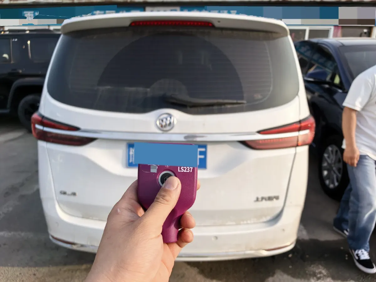 2023 Buick GL8 2.0T 237HP L4 9AT,autocango,china used car exporter,china ev exporter,chinese used car exporter,chinese used ev exporter