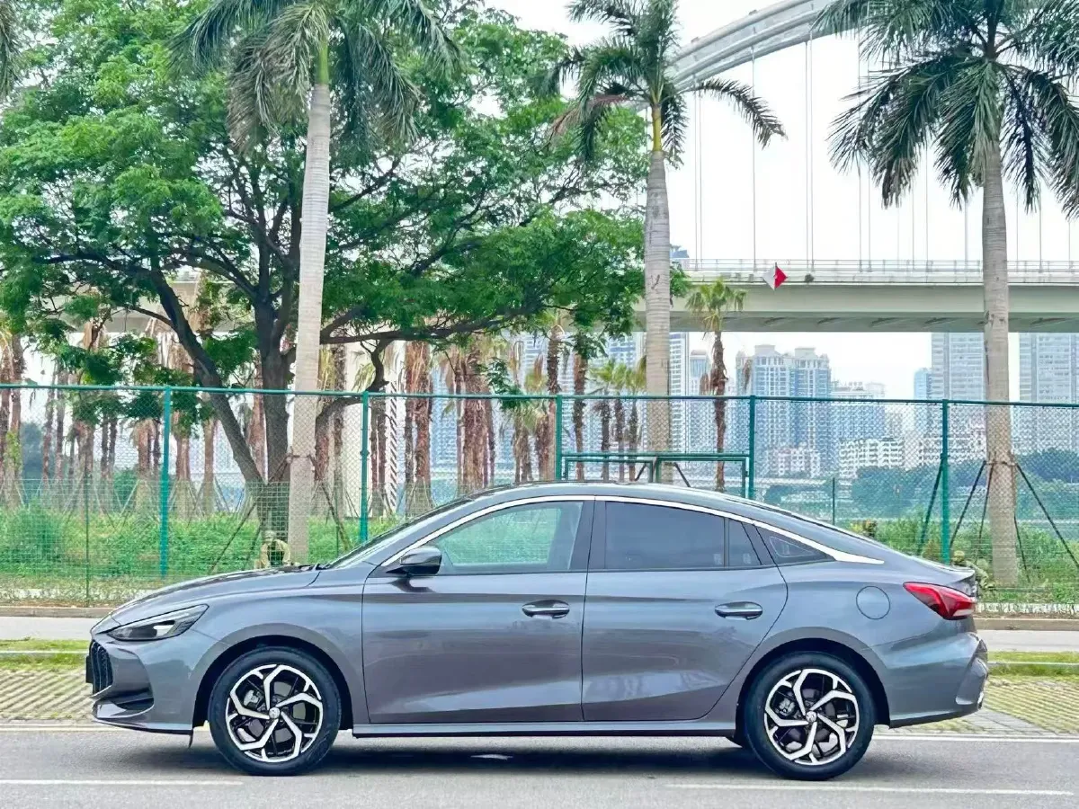 2025 MG 5 1.5T 181HP L4 7DCT,autocango,china used car exporter,china ev exporter,chinese used car exporter,chinese used ev exporter