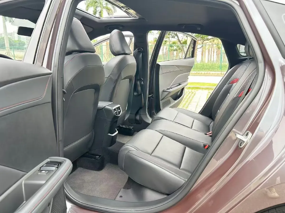 2025 MG 5 1.5T 181HP L4 7DCT,autocango,china used car exporter,china ev exporter,chinese used car exporter,chinese used ev exporter