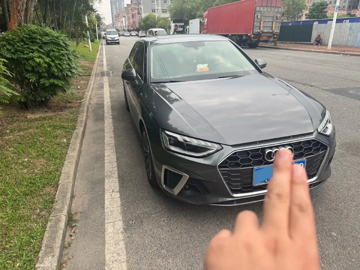 2020 Audi A4L 2.0T 190HP L4 7DCT,autocango,china used car exporter,china ev exporter,chinese used car exporter,chinese used ev exporter