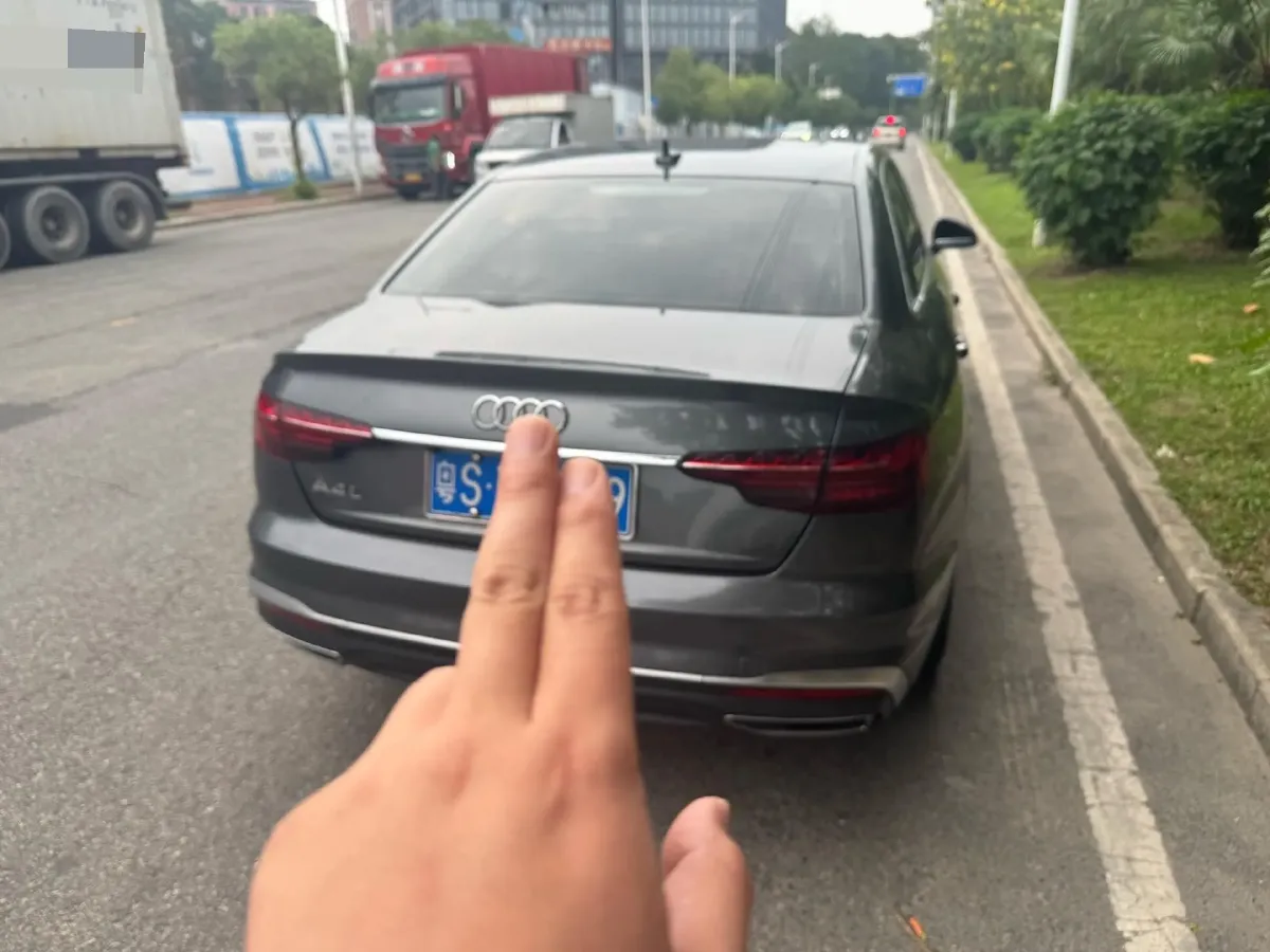 2020 Audi A4L 2.0T 190HP L4 7DCT,autocango,china used car exporter,china ev exporter,chinese used car exporter,chinese used ev exporter