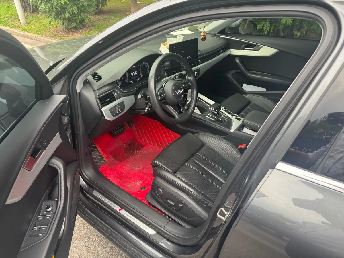 2020 Audi A4L 2.0T 190HP L4 7DCT,autocango,china used car exporter,china ev exporter,chinese used car exporter,chinese used ev exporter