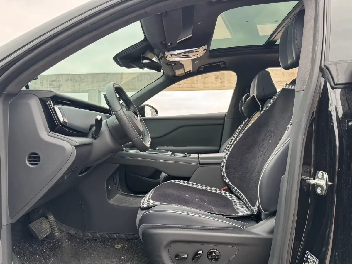 2024 Voyah ZhiYin BEV 77KWH,autocango,china used car exporter,china ev exporter,chinese used car exporter,chinese used ev exporter