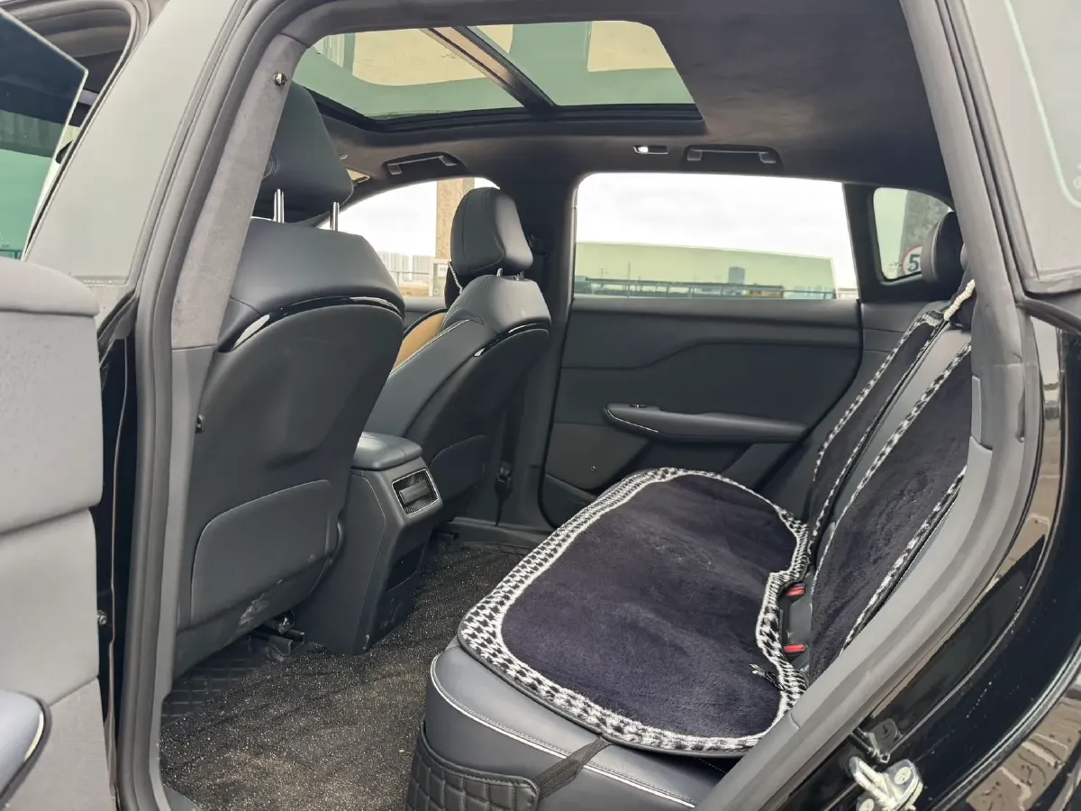 2024 Voyah ZhiYin BEV 77KWH,autocango,china used car exporter,china ev exporter,chinese used car exporter,chinese used ev exporter