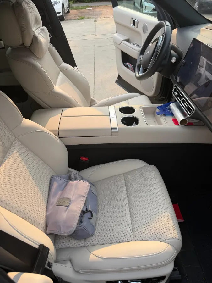 2023 Li L7 Range Extended 154HP REEV 40.9KWH,autocango,china used car exporter,china ev exporter,chinese used car exporter,chinese used ev exporter