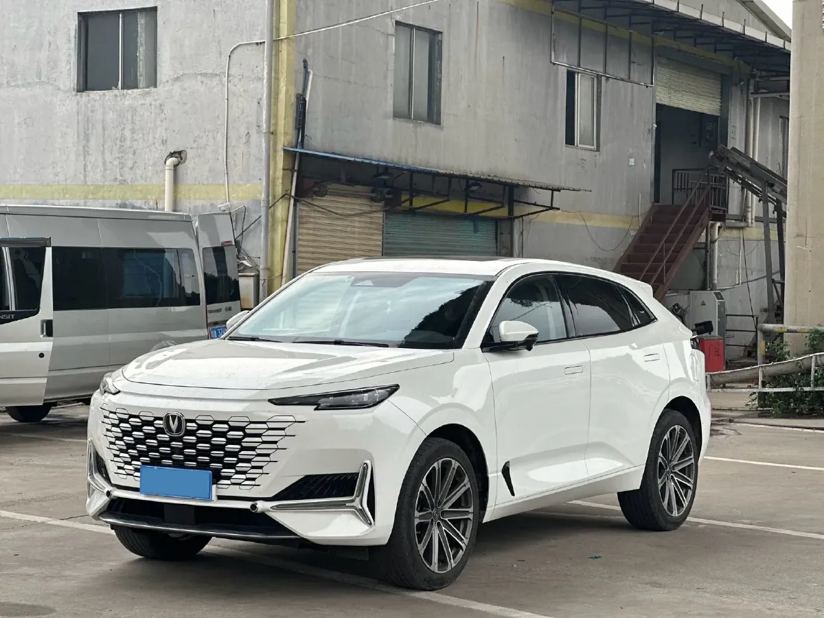2021 ChangAn UNI-K 2.0T 233HP L4 8AT,autocango,china used car exporter,china ev exporter,chinese used car exporter,chinese used ev exporter