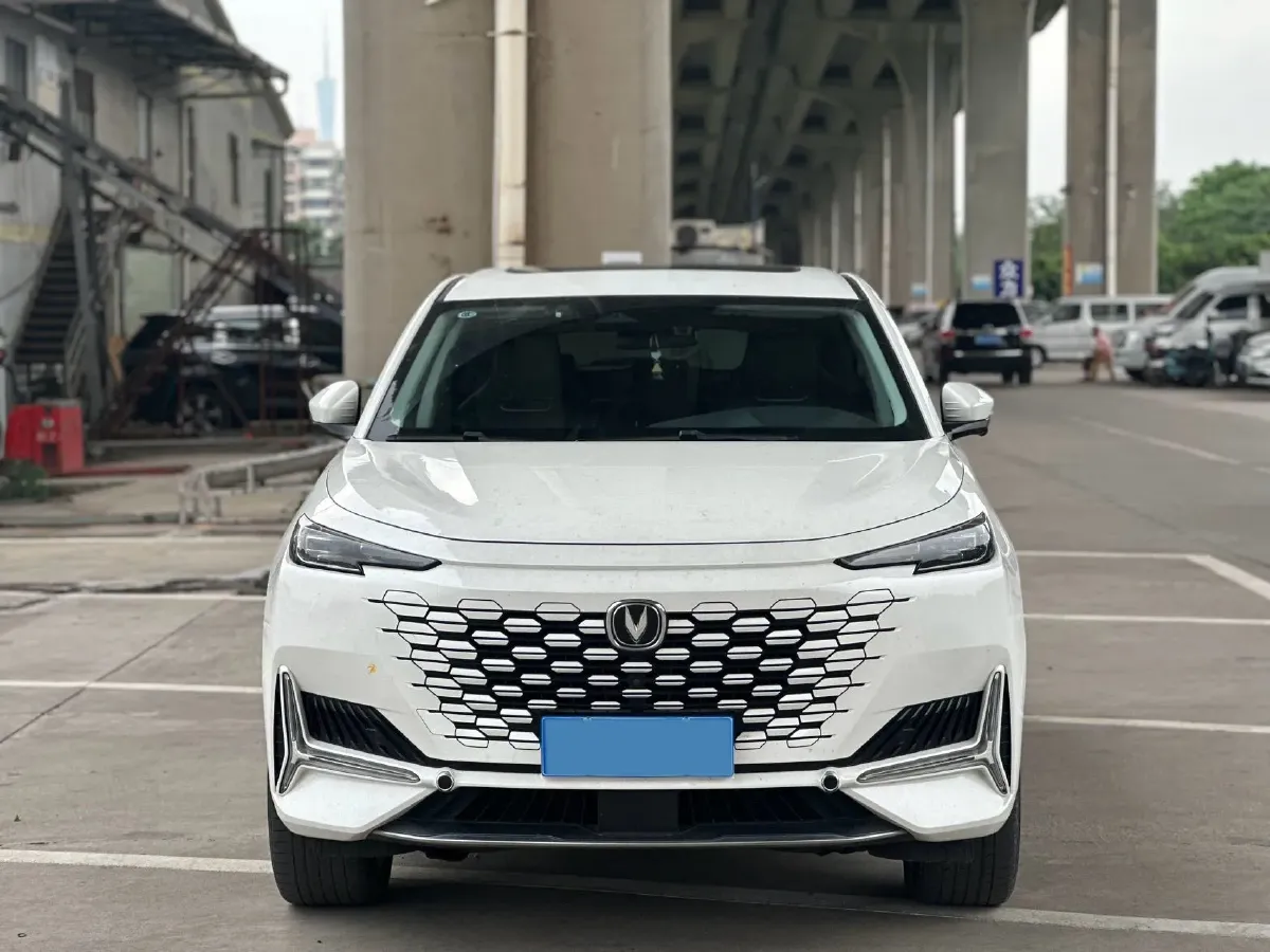 2021 ChangAn UNI-K 2.0T 233HP L4 8AT,autocango,china used car exporter,china ev exporter,chinese used car exporter,chinese used ev exporter