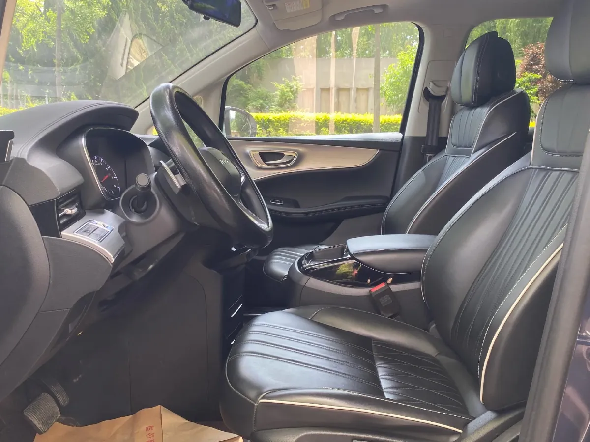 2022 Roewe iMAX8 2.0T 234HP L4 8AT,autocango,china used car exporter,china ev exporter,chinese used car exporter,chinese used ev exporter