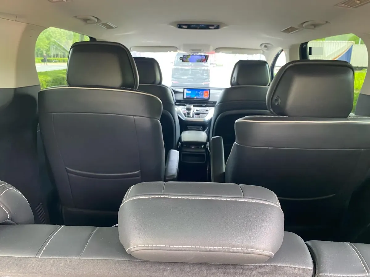 2022 Roewe iMAX8 2.0T 234HP L4 8AT,autocango,china used car exporter,china ev exporter,chinese used car exporter,chinese used ev exporter