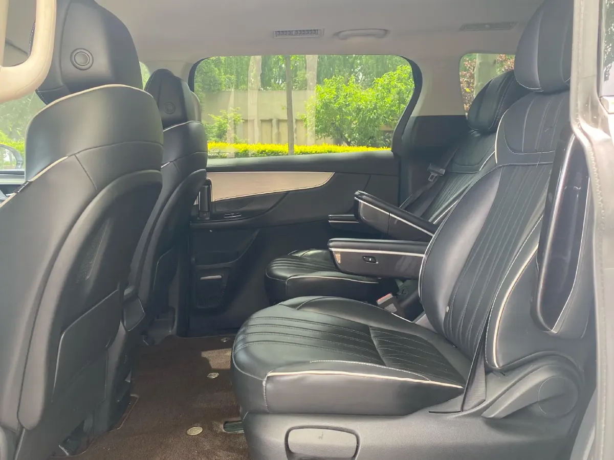 2022 Roewe iMAX8 2.0T 234HP L4 8AT,autocango,china used car exporter,china ev exporter,chinese used car exporter,chinese used ev exporter