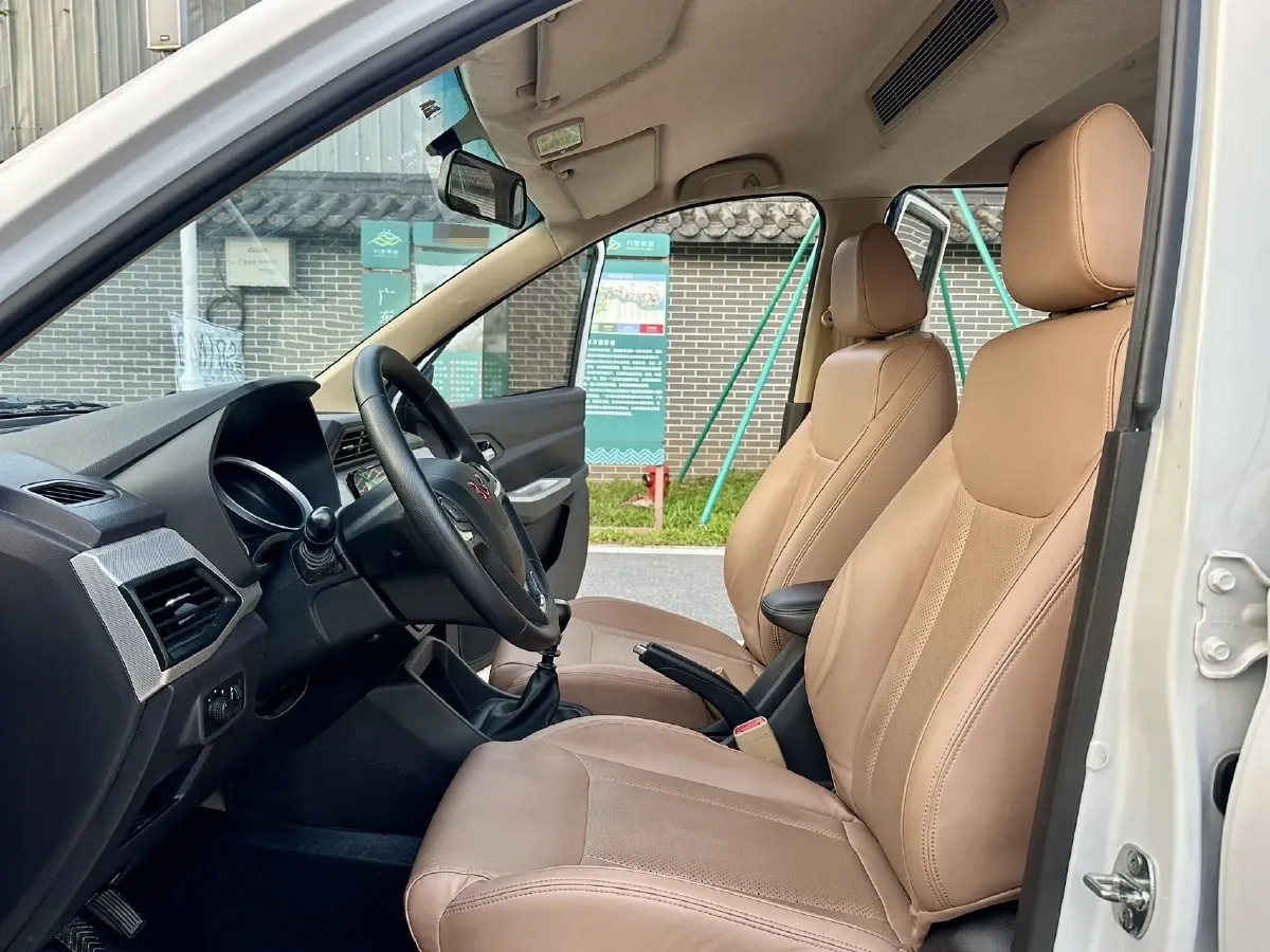 2021 Yema SiPaiKa 1.5L 109HP L4 5MT,autocango,china used car exporter,china ev exporter,chinese used car exporter,chinese used ev exporter