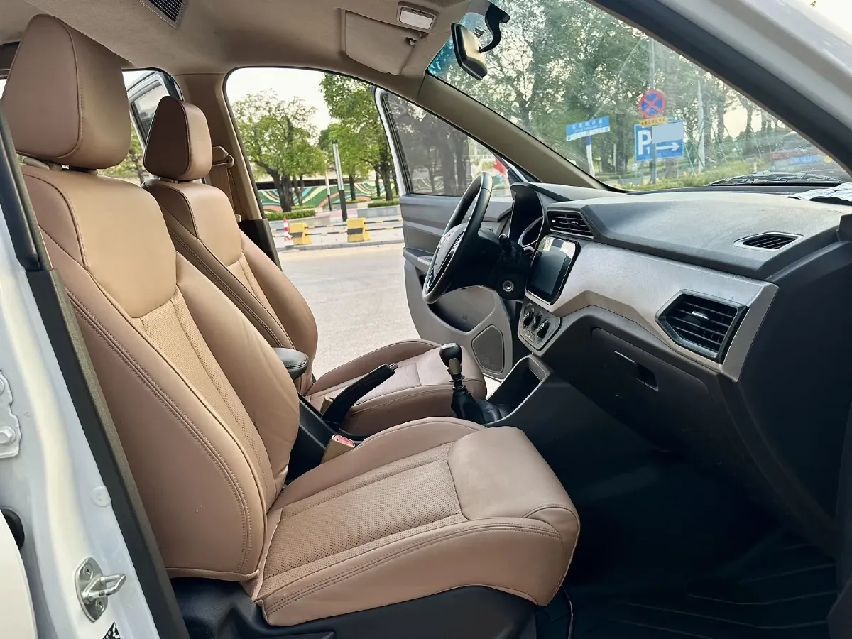 2021 Yema SiPaiKa 1.5L 109HP L4 5MT,autocango,china used car exporter,china ev exporter,chinese used car exporter,chinese used ev exporter