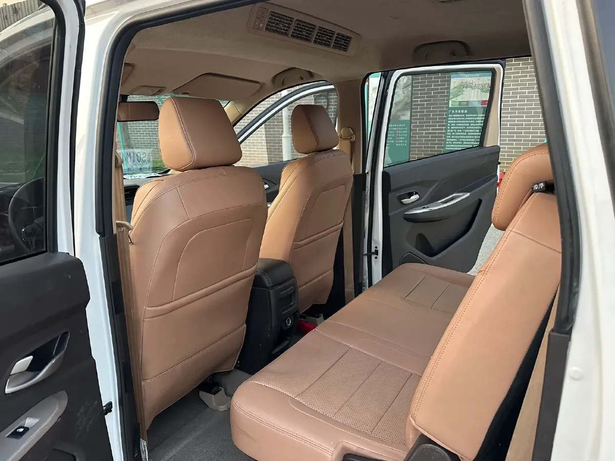 2021 Yema SiPaiKa 1.5L 109HP L4 5MT,autocango,china used car exporter,china ev exporter,chinese used car exporter,chinese used ev exporter